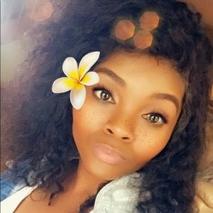 Meet your Posher, Nikki